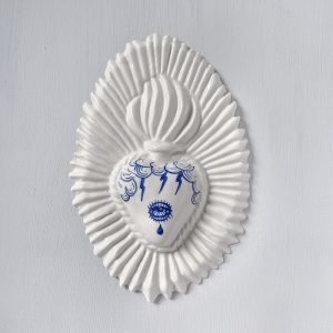 Porcelain ex Voto Blue eye mde in Berlin for Antikapratika.